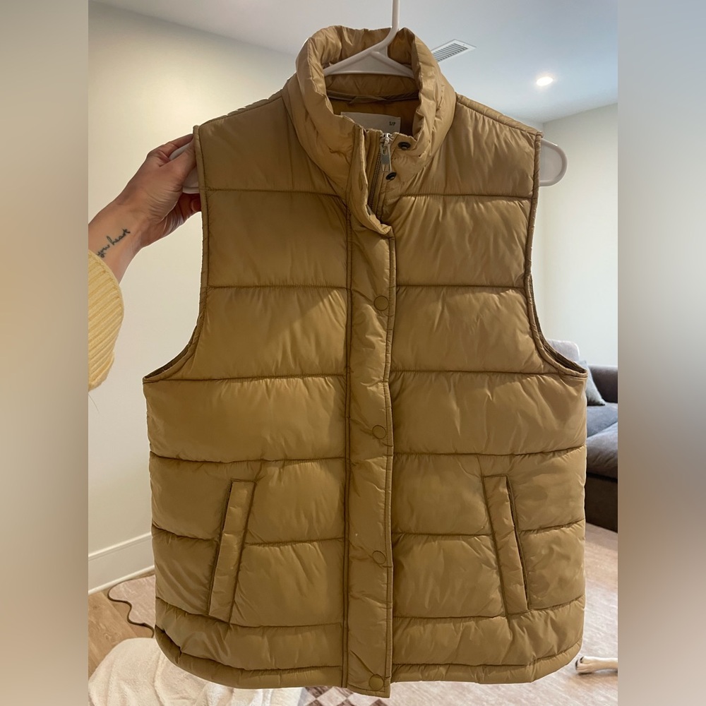 aerie Quilted Puffer Vest in Tan
